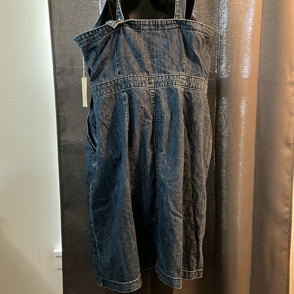 Universal Thread goods co. - Picture 4 of 5